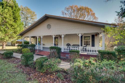 Roxie Casa | Charming Natchez Cottage with Sunroom!