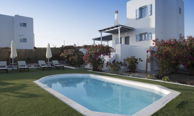 Naxos Villa | Charming Naxos Villa | 4 Bedrooms | Villa Lelouch | Spacious Outdoor Area with Private Pool | Pyrgaki