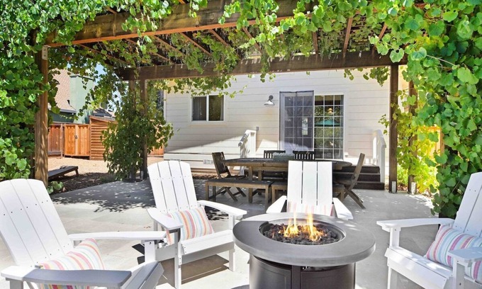 Sonoma Casa | Charming Newcomb Cottage Downtown Sonoma