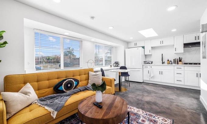 Garden Grove Casa | Charming, Newly Buillt, 1-bedroom house, close to Disney, AC, Fast Wifi