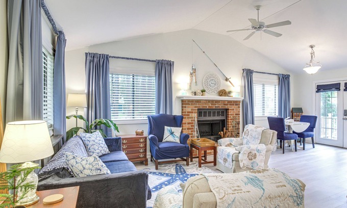 Ocean Pines Casa | Charming Ocean Pines Home - 9 Mi to Beach!
