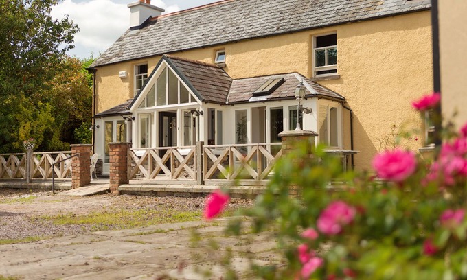 Macroom Casa | Encantadora casa restaurada con cal y piedra antigua granja