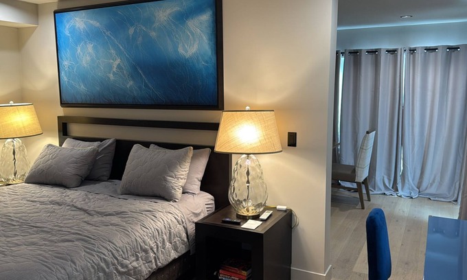Boyle Heights Casa | Charming Studio Suite in lovely Los Angeles with AC, WiFi