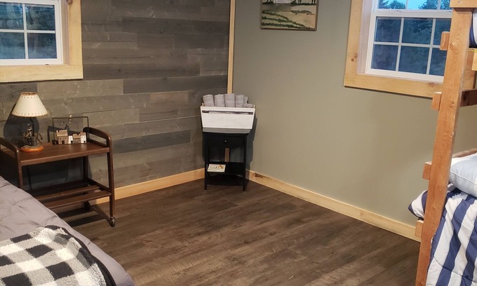 Flat Rock Casa | Charming one room cabin perfect for couples or small families.