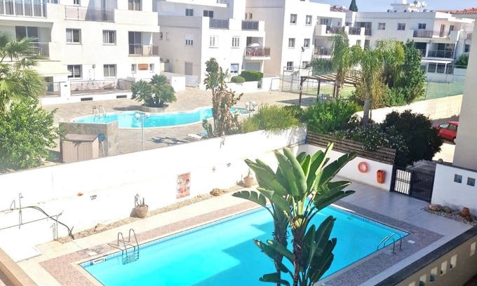 Oroklini Cama Y Desayuno | Charming Oroklini Penthouse with Ocean Views and Private Parking