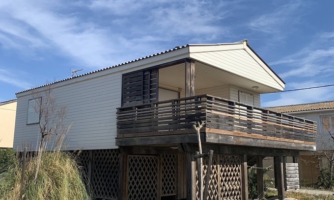 Gruissan Plage Casa | Encantador chalet sobre pilotes en Gruissan, a 200 metros de la playa