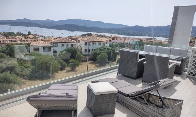 Cannigione Apartamento | Charming Penthouse for family up to 3 guests