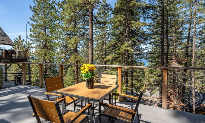 Kings Beach Casa | Tahoe Blue Chalet|Pet Friendly|Filtered Lakeview