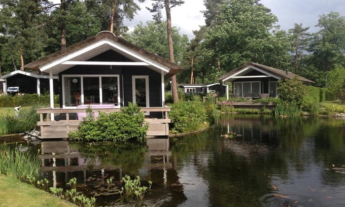 Markelo Chalet De Esquí | Casa en el agua, rodeada de naturaleza