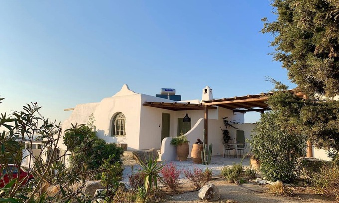 Mykonos Town Villa | Charming Private Greek Heritage Retreat (Tavros)