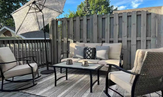Wanskuck Apartamento | Charming Private Townhouse, Heart of the City – Close to All Major Attractions!