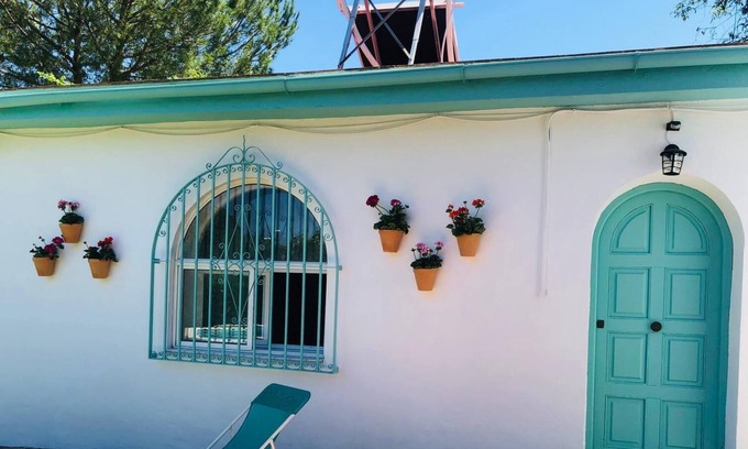 Mairena del Aljarafe Casa | Encantador estudio independiente tranquilo con piscina