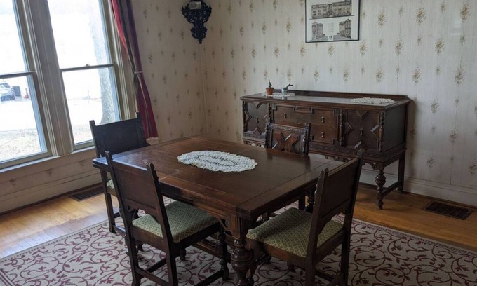 West Eaton Casa | Charming Queen Anne near Colgate University