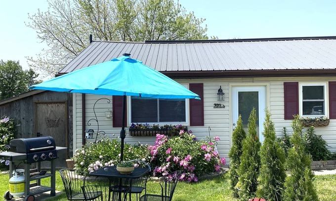 Plympton-Wyoming Otro | Charming quiet country retreat