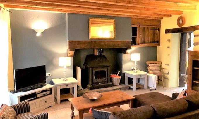 Chateauneuf-du-Faou Cabaña | Charming Rural Cottage just 100m from the Nantes - Brest Canal