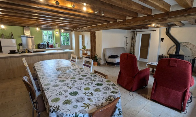 Freville-du-Gatinais Cabaña | Casa rural renovada con jardín cerca de Orléans y París