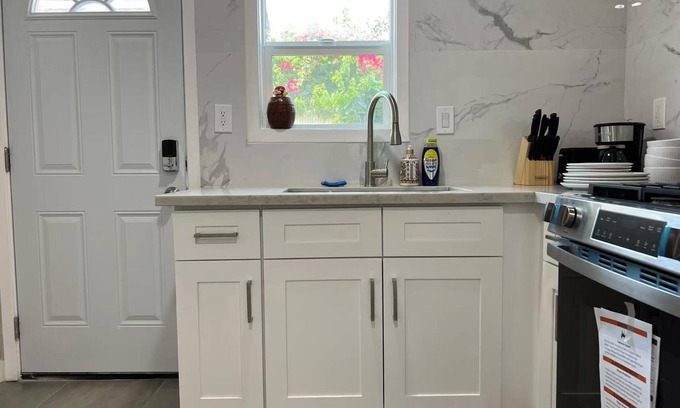Walnut Valley Casa | Charming remodeled 1 bedroom /1 Bath with AC, WiFi in awesome Baldwin Park
