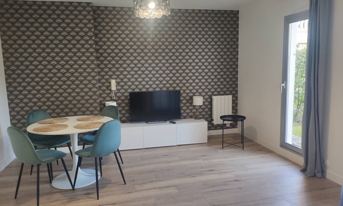 Rueil-Malmaison Apartamento | Charming renovated T1 Rueil Malmaison : Mobility lease