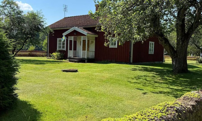 Vretstorp Chalet De Esquí | Charming, renovated holiday home in a secluded location a few minutes from the lake