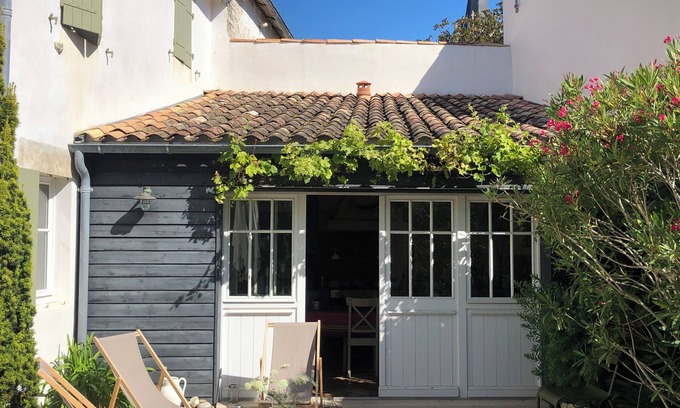 La Couarde-sur-Mer Casa | Charming residence in the heart of the village, 4 minutes' walk from the beach.