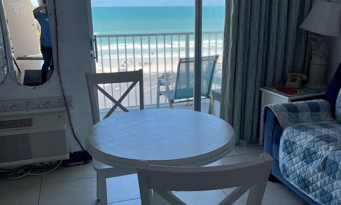 Ocean Dunes Complejo | Charming resort in Daytona Beach, Beautiful Oceanview with King size bed 517