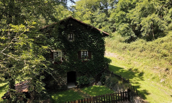Arantza Casa | Caserío tradicional navarro del 1800 rehabilitado con encanto, en el Baztan