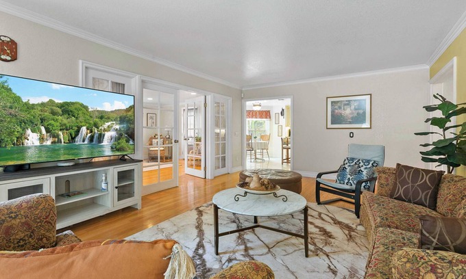 Valle Lindo Casa | Charming Retreat on Pomona: Your Ideal Getaway Awaits in Cozy Comfort #41679