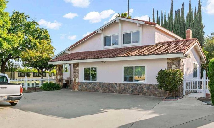 Valle Lindo Casa | Charming Retreat on Pecan Grove Dr