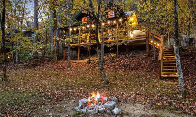 Townsend Cabina | Charming Riverfront Cabin* EV Chrg * Fish * Swim *