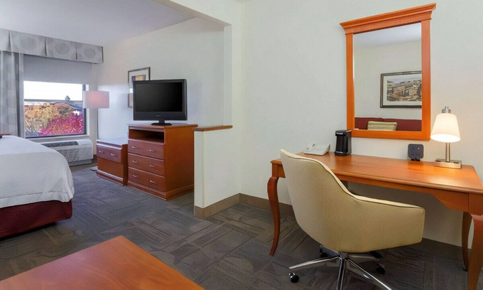 Beaumont Residential Casa | Charming Room w/ Irresistible Blend of Luxury!