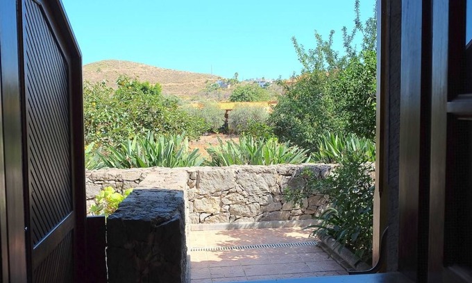Teror Cabaña | Charming Rural Estate nestled in Historic Teror, Gran Canaria with Ons