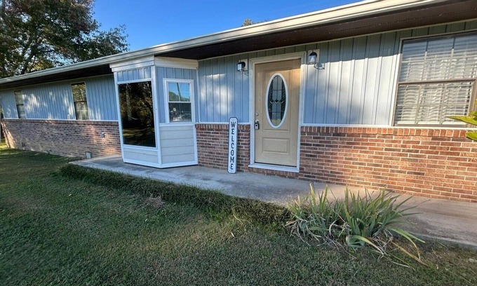 Dandridge Casa | Charming & Rustic 4-bedroom Smoky Mountain Home with Golf Cart and large yard!