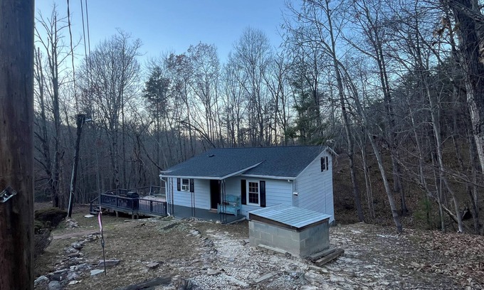 Stokes Casa | Charming & rustic 4-bedroom house minutes from Hanging Rock State Park