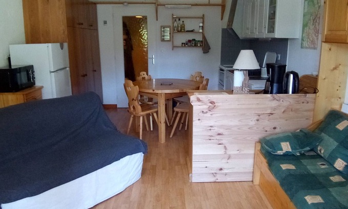 Correncon-en-Vercors Apartamento | Estudio cabina en Corrençon en Vercors, 28m2, cerca del pueblo y pistas de esquí, para 4 personas