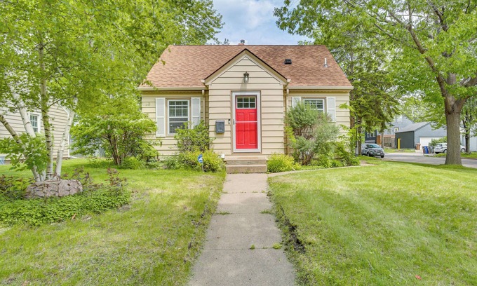 Highland Casa | Charming Saint Paul Retreat: 7 Mi to Downtown!
