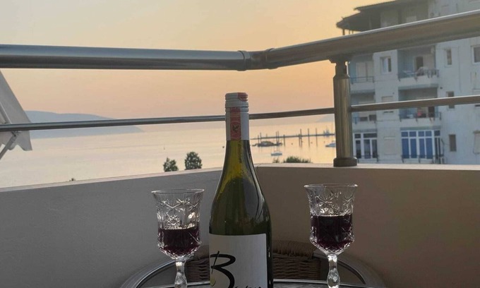 Vlore Apartamento | Charming Sea View 2-bedroom apartment with AC and WiFi in fabulous Vlora