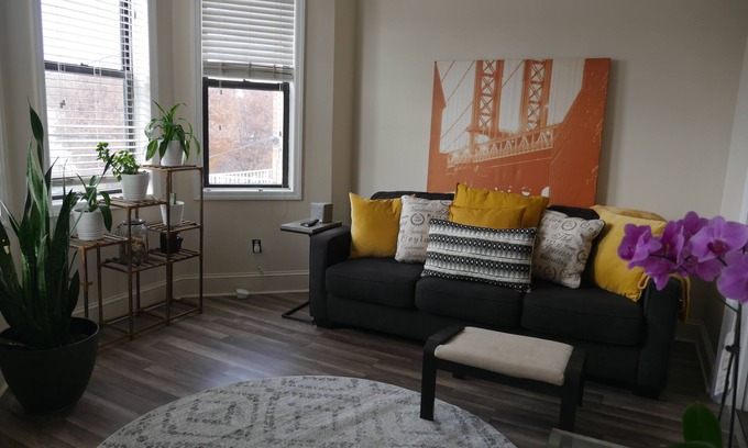 Greenville Casa | Charming second-floor apartment in Jersey City, close to Manhattan!