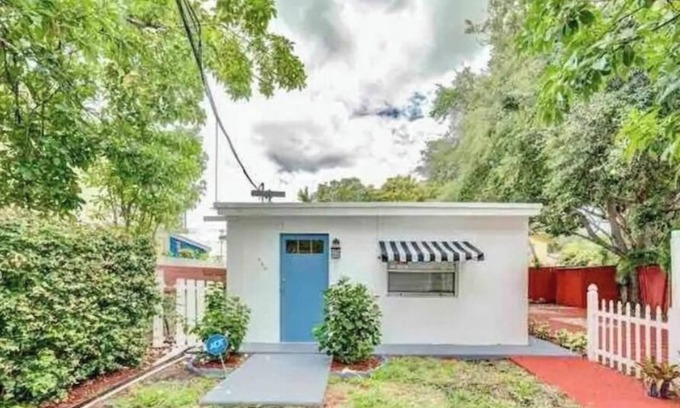 West Little Havana Casa | Charming secure 2 bedroom home near Miami AirPort. Free parking