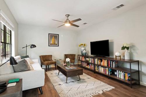 South Manchaca Casa | Charming South Austin 2 Bedroom Home