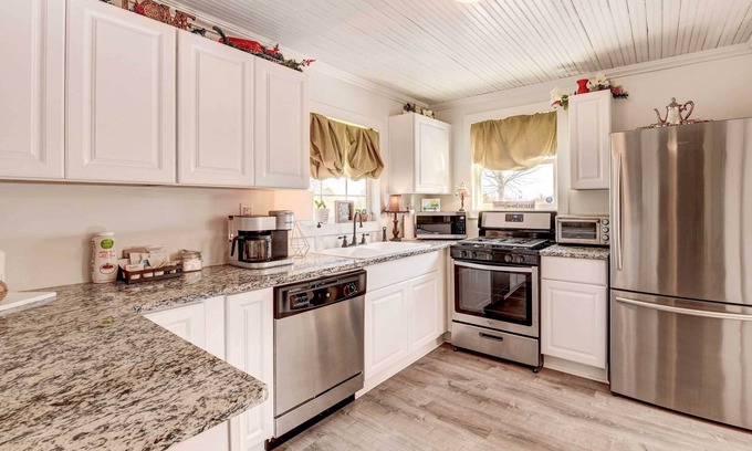 Denton Casa | Charming 'Southern Sage Farmhouse' in Denton!