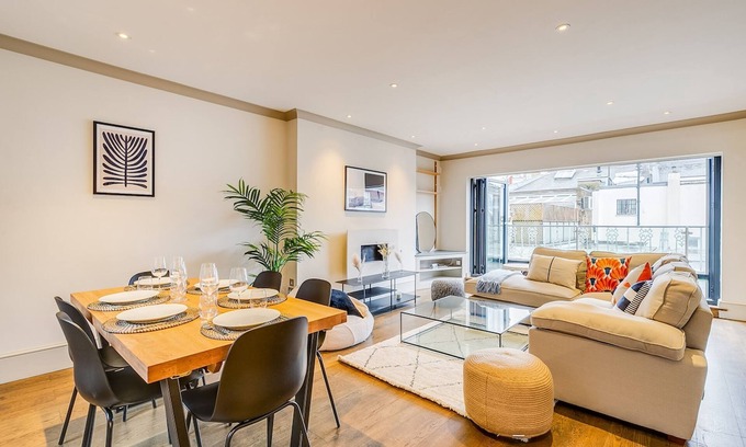 Kensington Casa | Charming, Spacious 5 Bed Mews House - Kensington