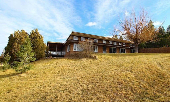 Whitehall Casa | Charming, Spacious, Contemporary Mountain Retreat