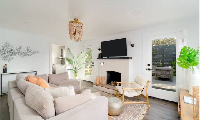 Morro Bay Casa | Charming Spanish Bungalow, 2 blocks from the water!