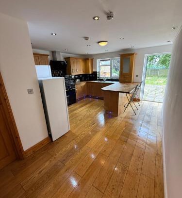 Ealing Casa | Charming Stay House