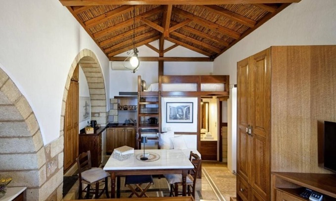 Monemvasia Apartamento | Charming Stay with Stunning Views -PETRA– MonoLithos Inn