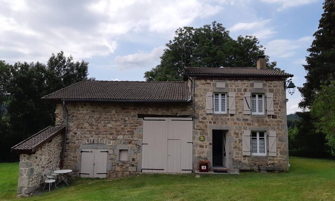 Lavoine Cabaña | Casa rural tradicional, ideal para senderismo, cerca de Vichy, con chimenea y jardín, ¡se admiten mascotas!