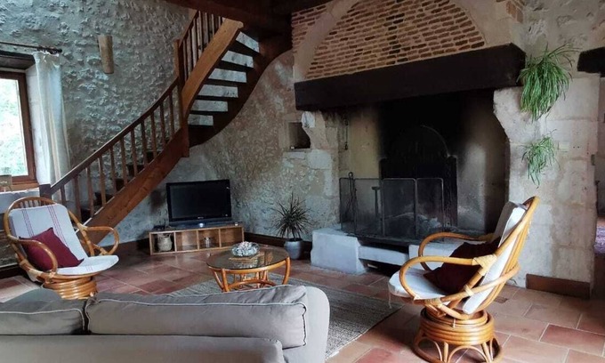 Bonnes Casa | Charming stone house with terrace overlooking the river