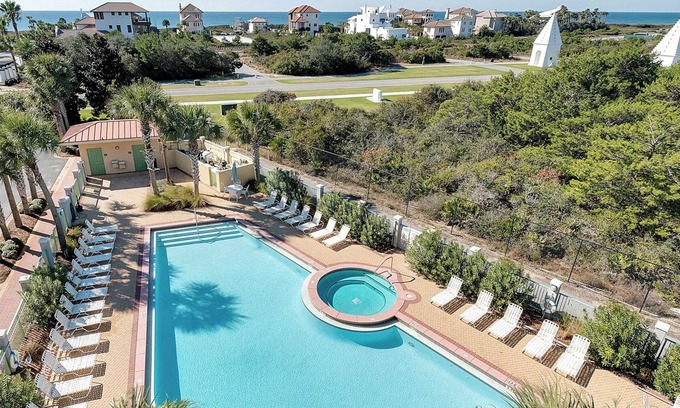 Rosemary Beach Condominio | Charming Studio for 2 - Pool Views - Next Door to Alys!