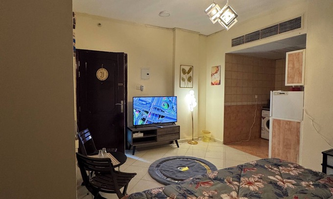 Sharjah Apartamento | Charming studio apartment in amazing Sharjah with AC, WiFi