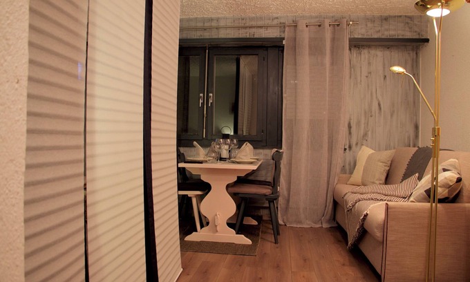 Granges Apartamento | ESTUDIO CON ENCANTO AL PIE DE LAS PENDIENTES / Thyon 1800